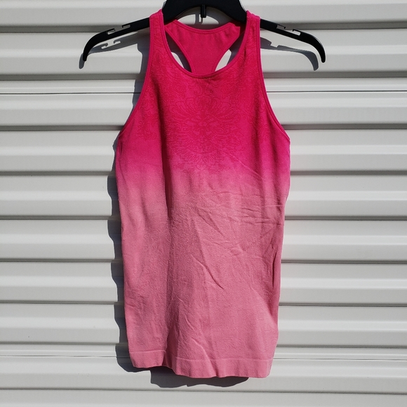 Climawear seamless ombre tank with built in bra - Picture 1 of 5